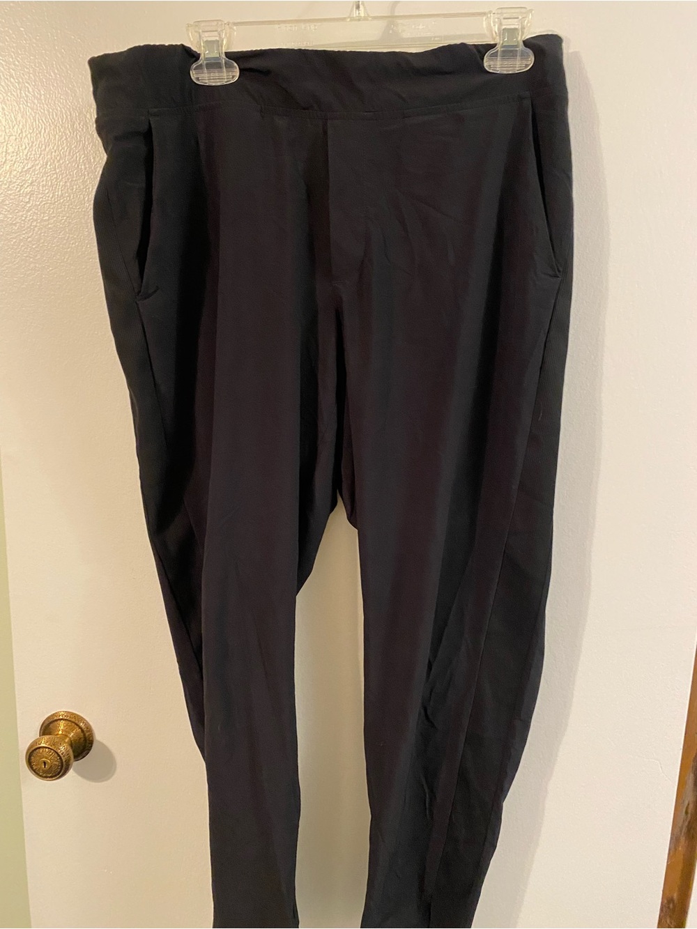 Athleta black  Casual Pants with back zip pockets